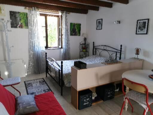 Studio Tres Agreable Totalement Independant Dans Maison Avec Cour Sans Vis A Vis Villa Vittel Exterior photo